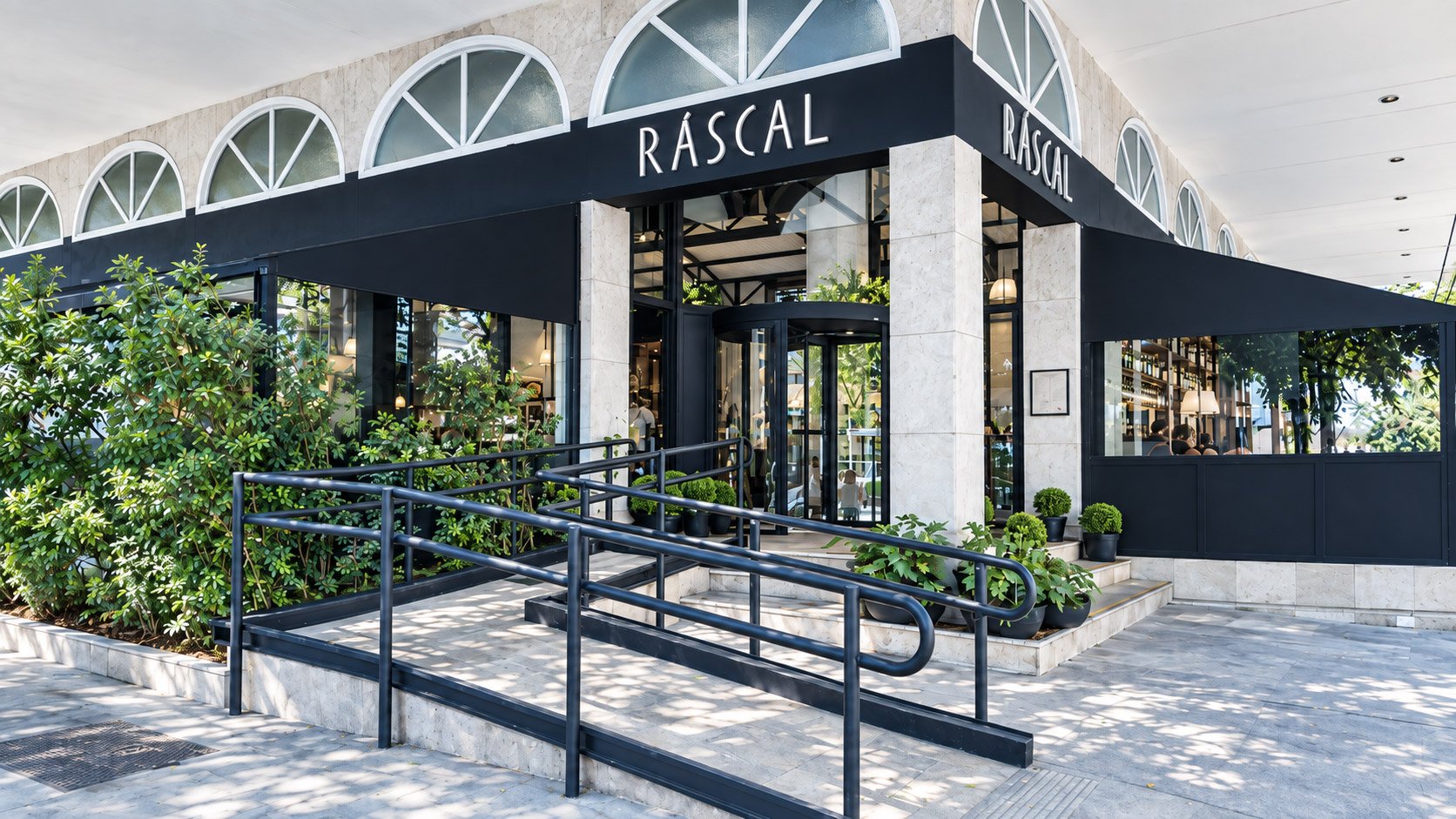 Fachada do Ráscal Alameda Santos